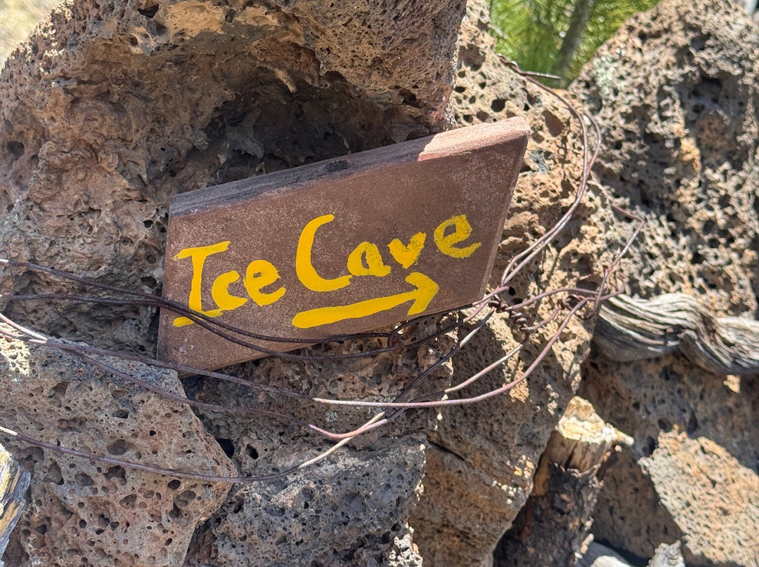 Land of Fire & Ice (Bandera Volcano & Ice Cave)-Grants必去景点