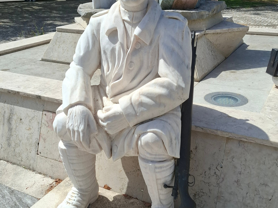 Memorial aos Combatentes do Concelho de Salvaterra de Magos-Salvaterra de Magos必去景点