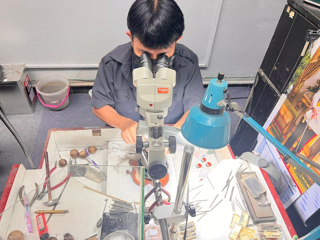 Gems Gallery Chiang Mai-山甘烹必去景点