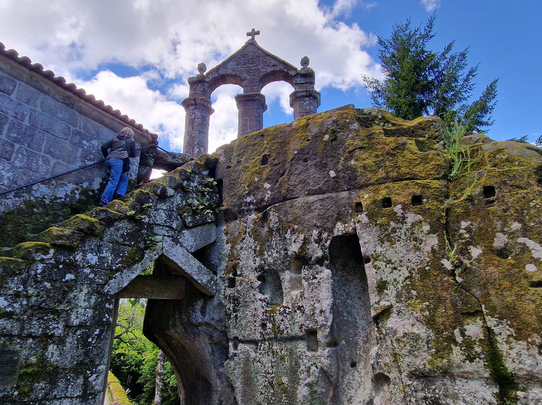 Monasterio de San Pedro de Rocas-Esgos必去景点