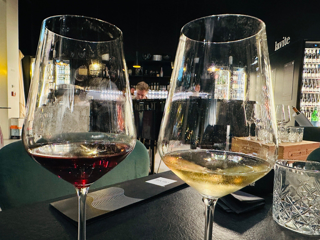 Wine & Food Shop Lavite