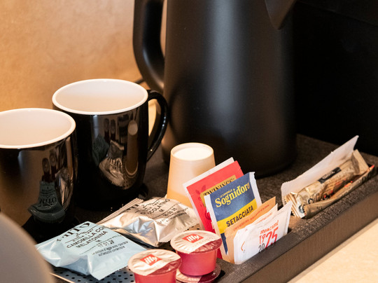 Hotel International主图