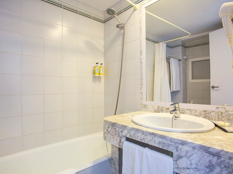 BQ 萨拉酒店 - 限成人主图