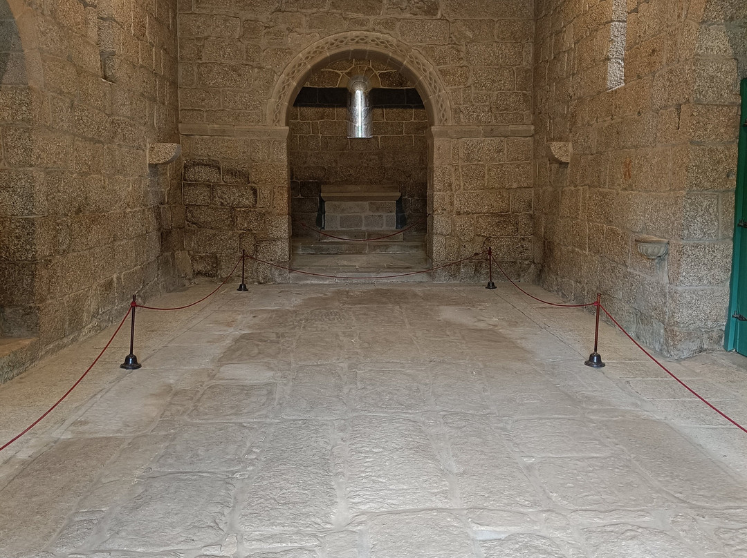 Igreja de São Miguel do Castelo-吉马良斯必去景点