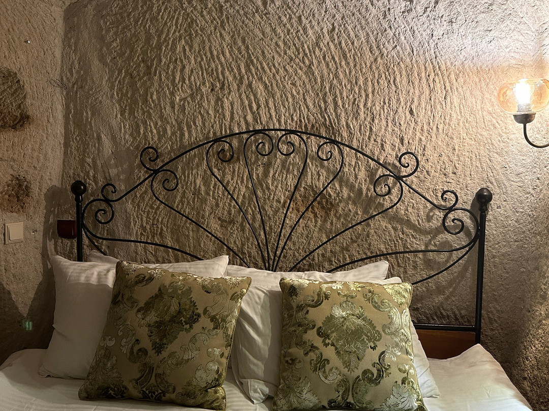 迪万岩洞酒店主图