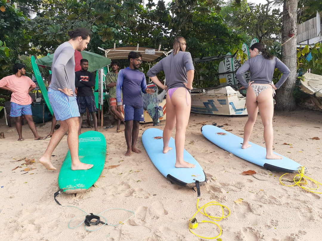 Hiriketiya Love Hiri Surf School-迪克韦勒必去景点