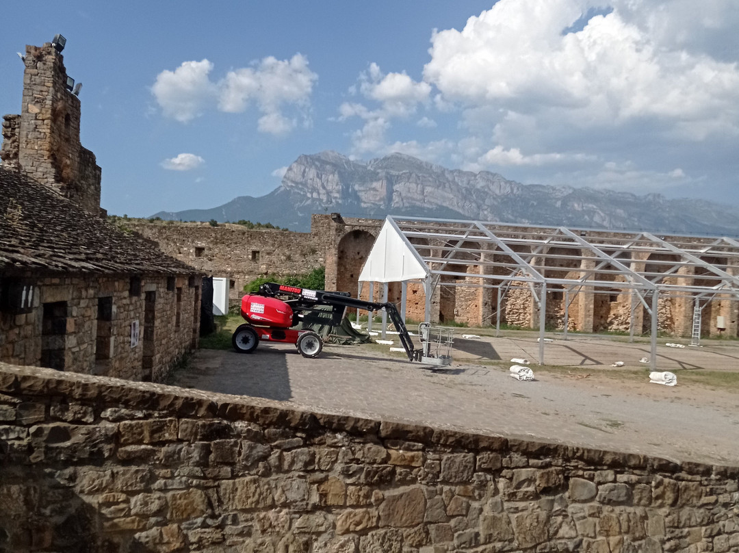 Castillo Fortaleza de Ainsa-艾因萨必去景点