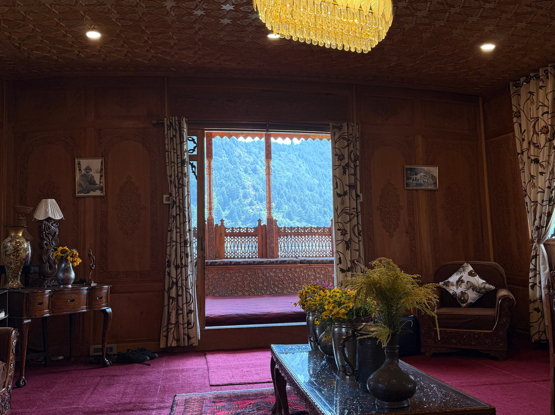 Prince of Kashmir Luxury Houseboat主图