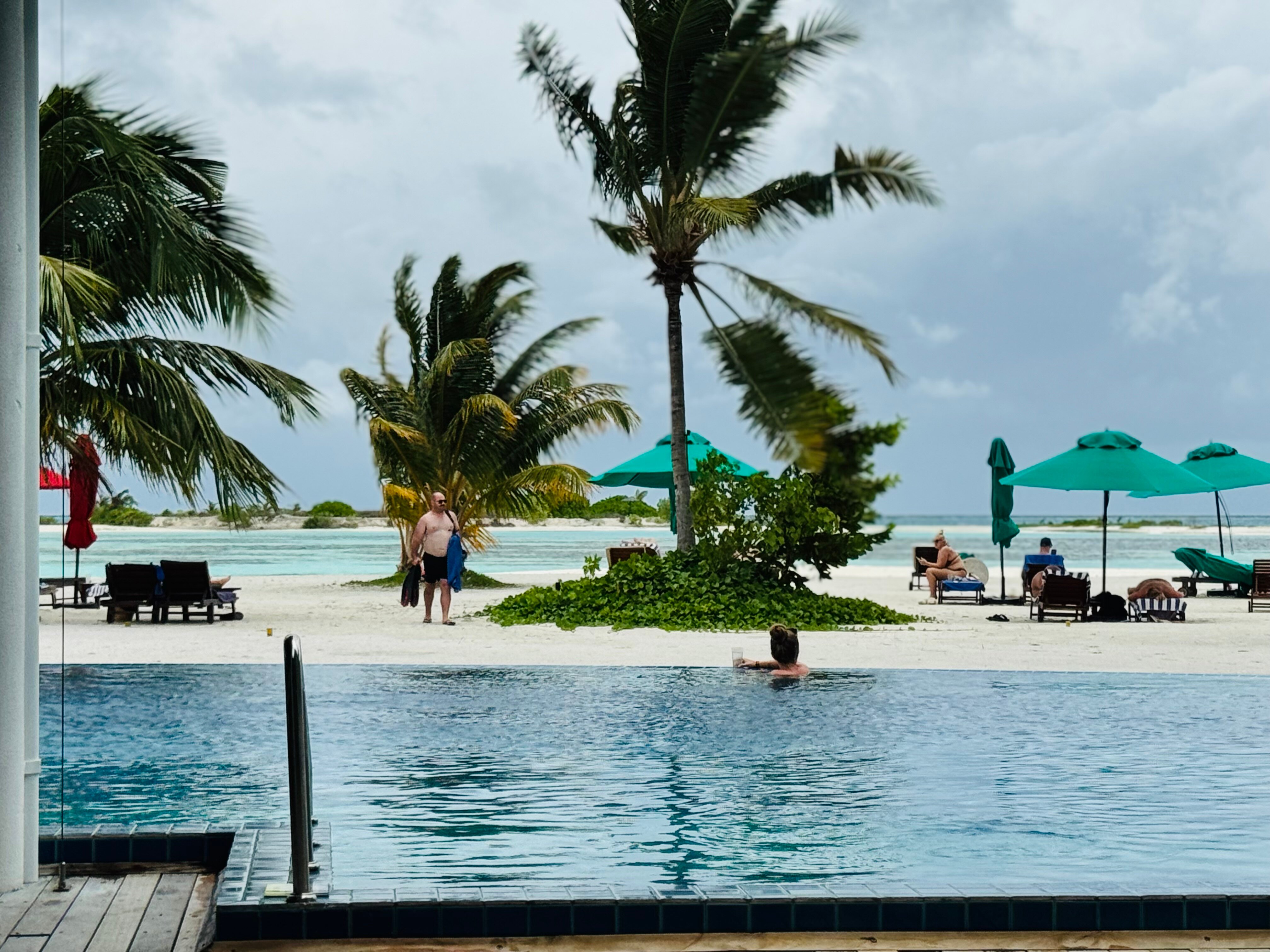 加雅礁湖-哈库拉岛酒店-泳池