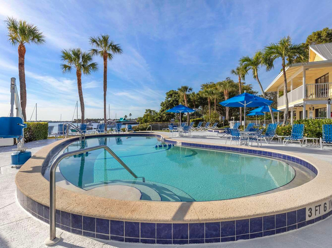 Hilton Vacation Club Charter Club Naples Bay