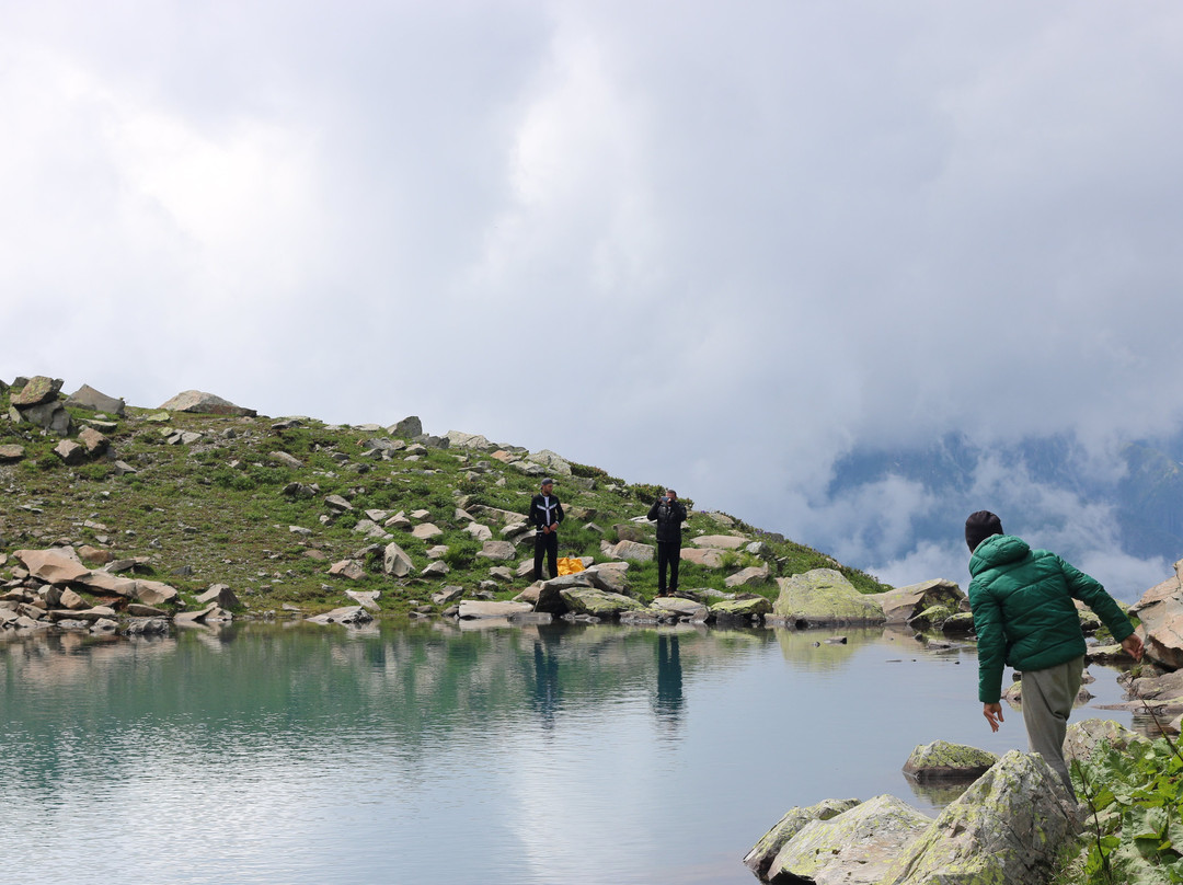 Udziro Bottomless Lake-Shovi必去景点