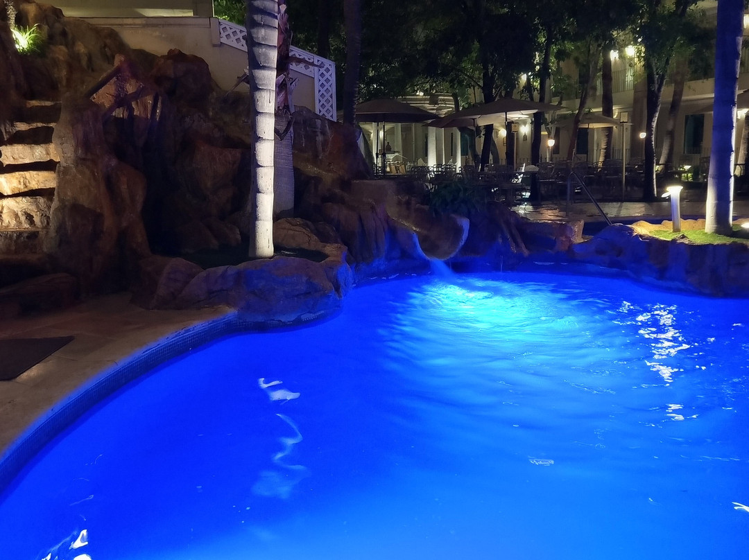 萨菲皇家豪华酒店主图