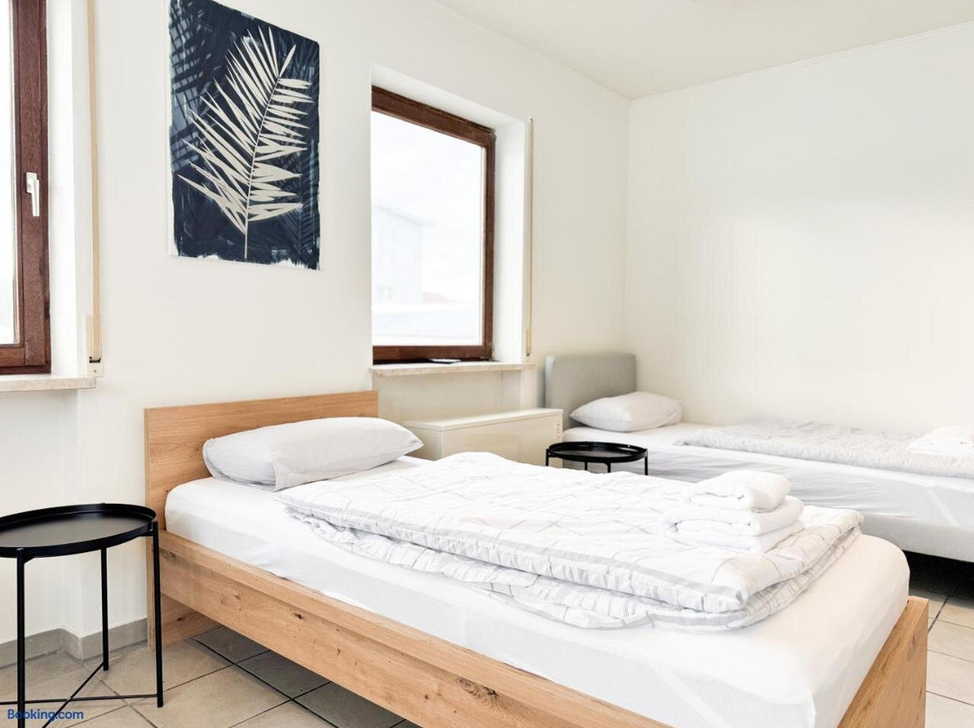 Modern Living Studios Karlsbad