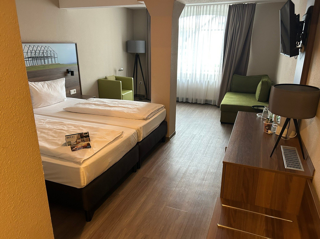 丹普木赫酒店主图