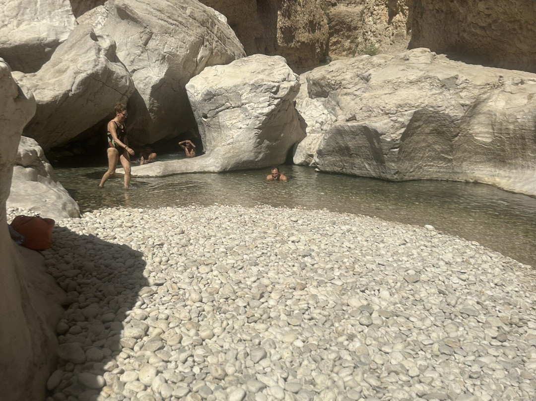 Wadi Bani Khalid-Al Kamil Wal Wafi必去景点