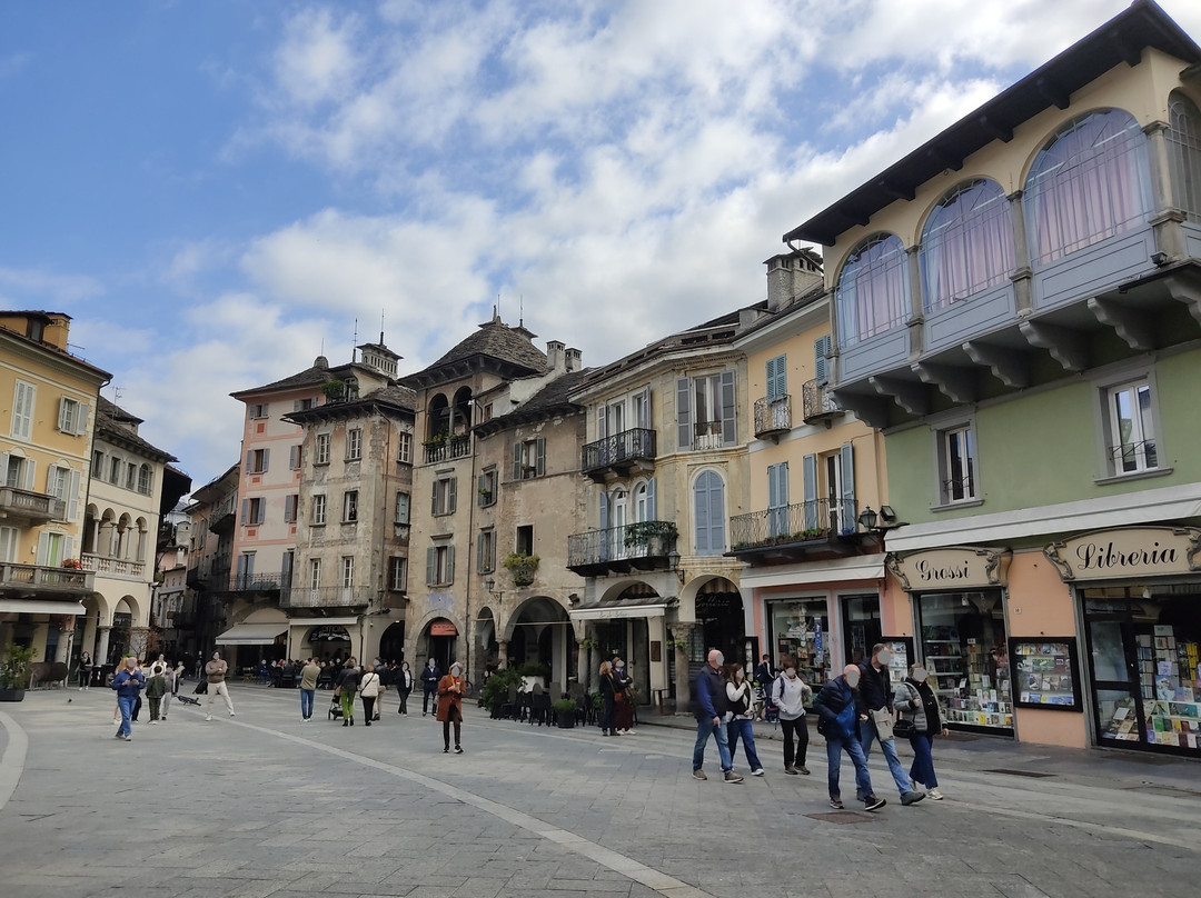 Piazza del Mercato-多莫多索拉必去景点