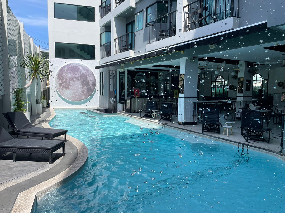 Ratri Hotel Phuket Old Town主图