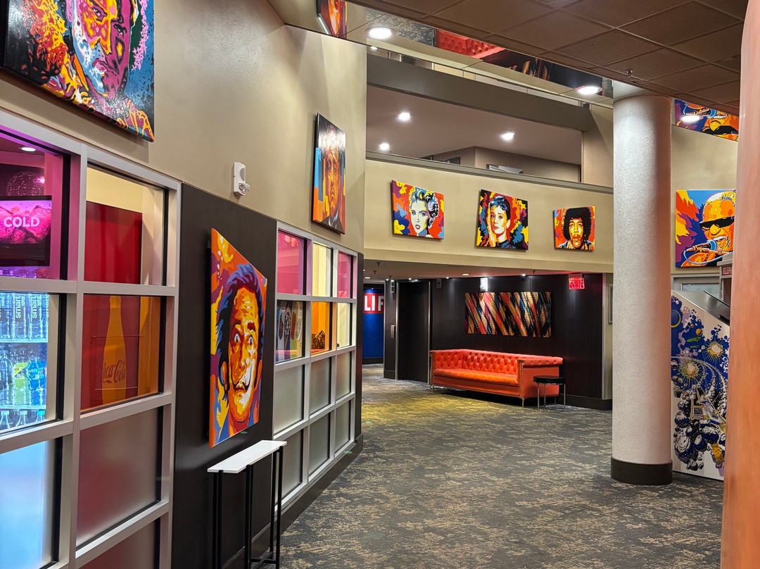 波士顿纳蒂克皇冠假日酒店主图