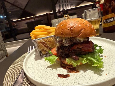 Wyndham Quito Airport Restaurant