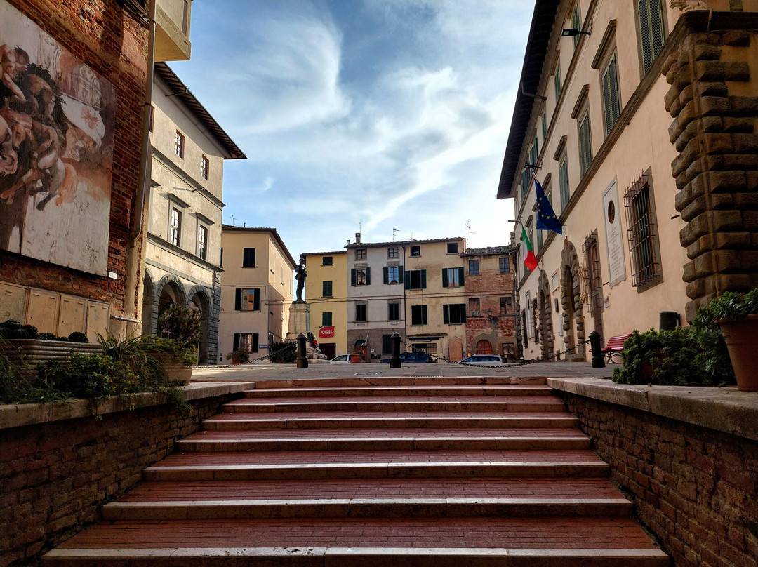 Piazza Cavour-Foiano della Chiana必去景点