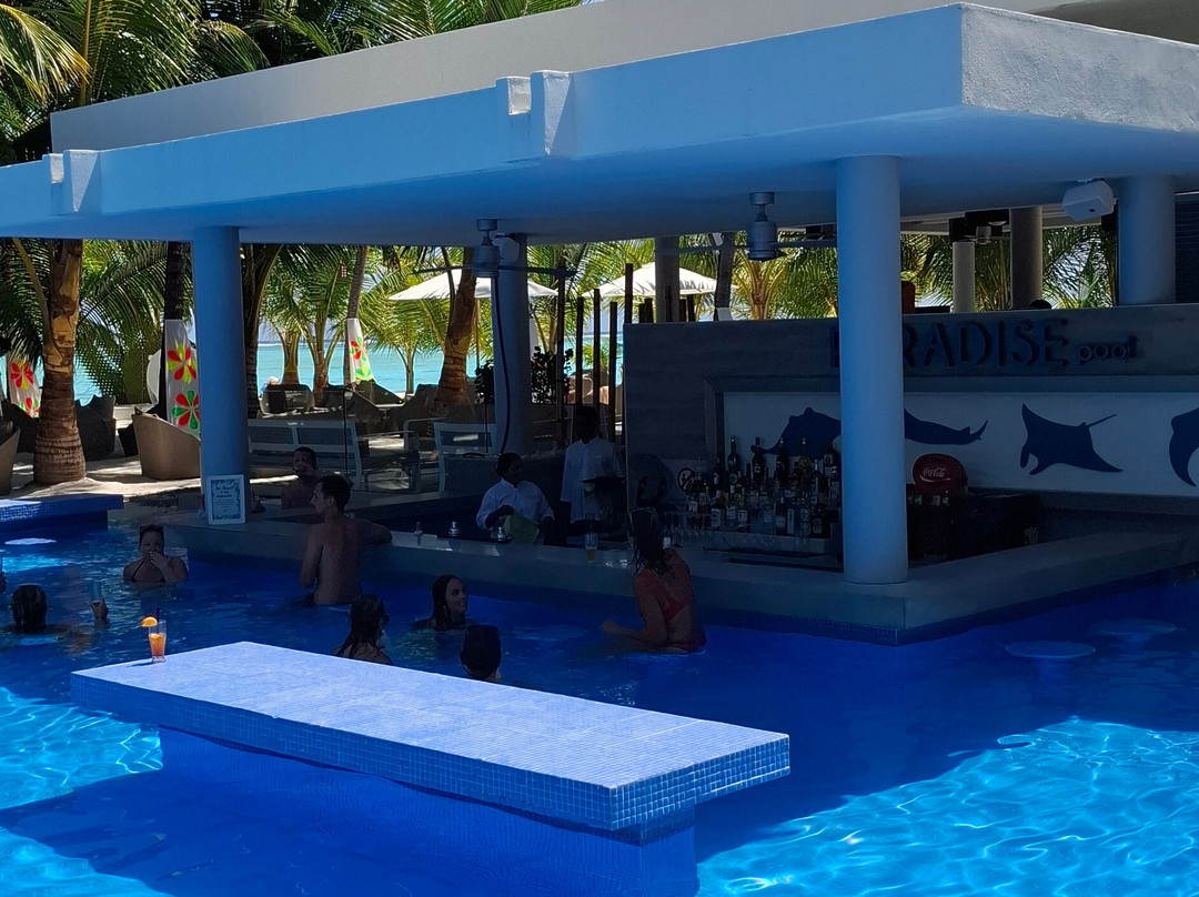 Paradise Pool Bar-Gadifuri必去景点