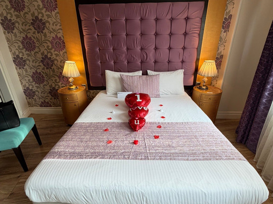 卡特里亚酒店主图