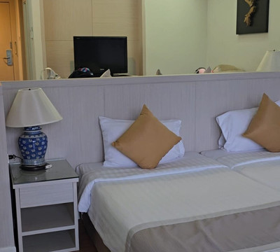 普吉岛凯特睿海湾酒店主图