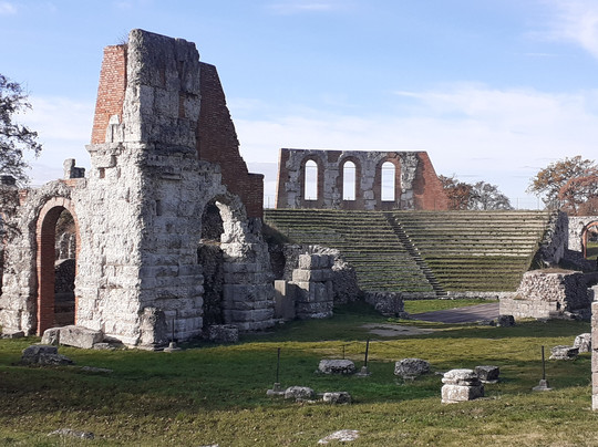 Teatro Romano-古比奥必去景点