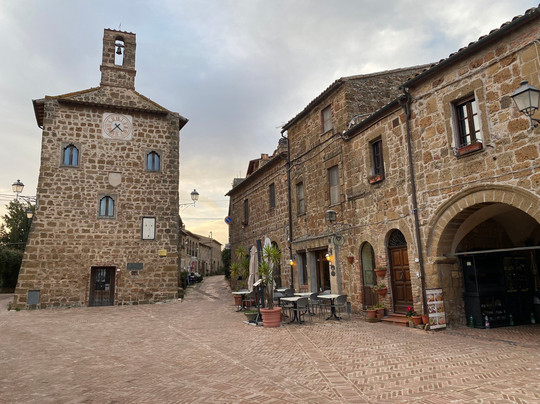 索瓦纳度假酒店主图