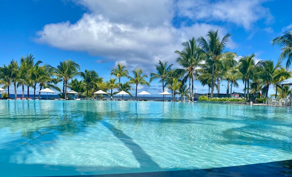 Victoria Beachcomber Resort & Spa-官方