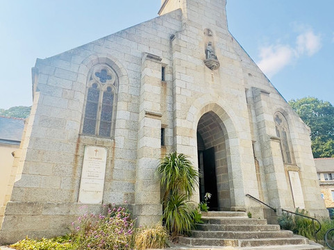 Eglise Saint-Joseph-阿凡桥必去景点