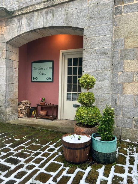 Courtyard Guest House, Barolin Farm-官方