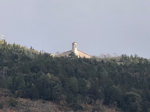 Basilica of Saint Ubaldo-古比奥必去景点