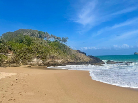 Plage Cluny-Sainte Rose必去景点