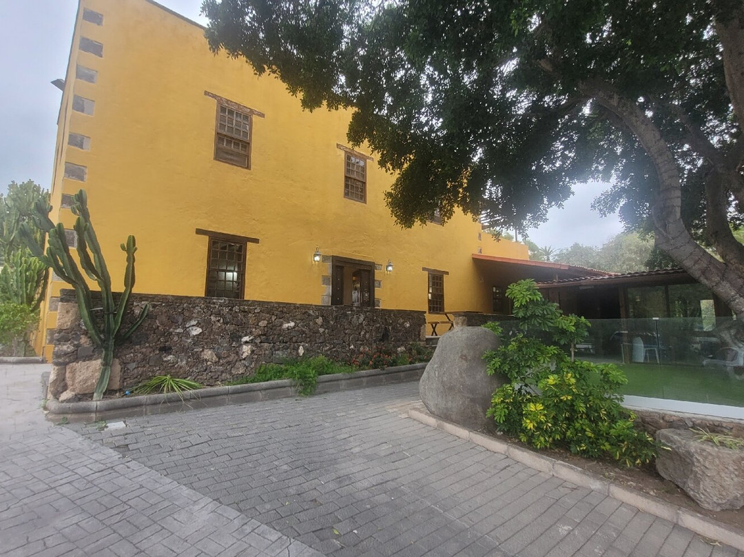 麦佩兹 LIVVO 乡村酒店主图