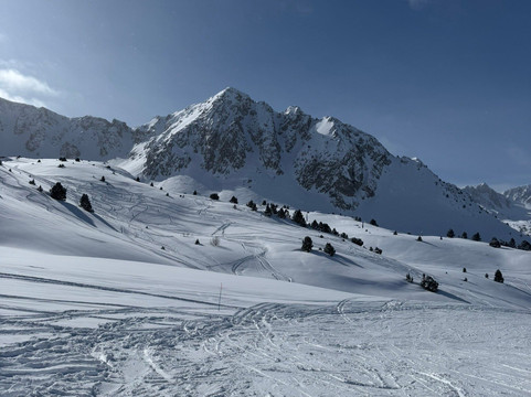 格兰德瓦利拉滑雪场-莱斯埃斯卡迪斯必去景点