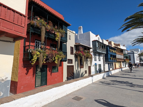 Balcones de la avenida Maritima-巴尔玛圣库鲁斯必去景点