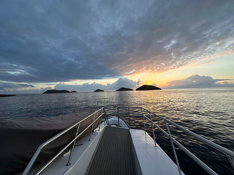 Yacht Anahi-阿约拉港必去景点