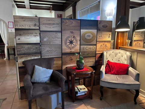 德喀斯酒店主图