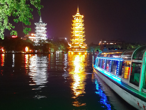 日月塔-桂林市必去景点