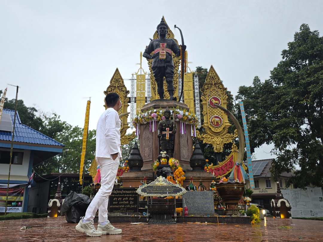 The Royal Monument of King Phrommaharaj