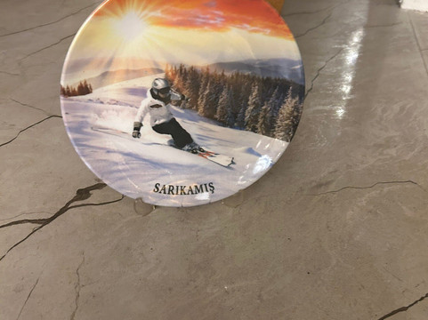 白色公园酒店主图