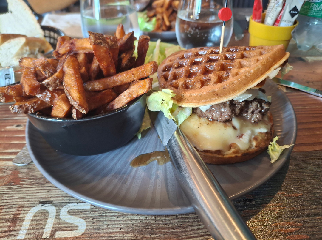 L'hipster Family Restaurant主图