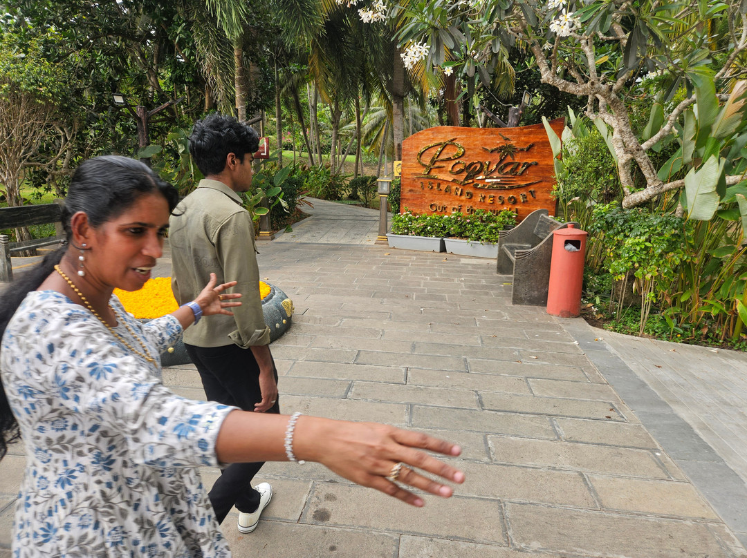 波瓦尔岛度假村主图