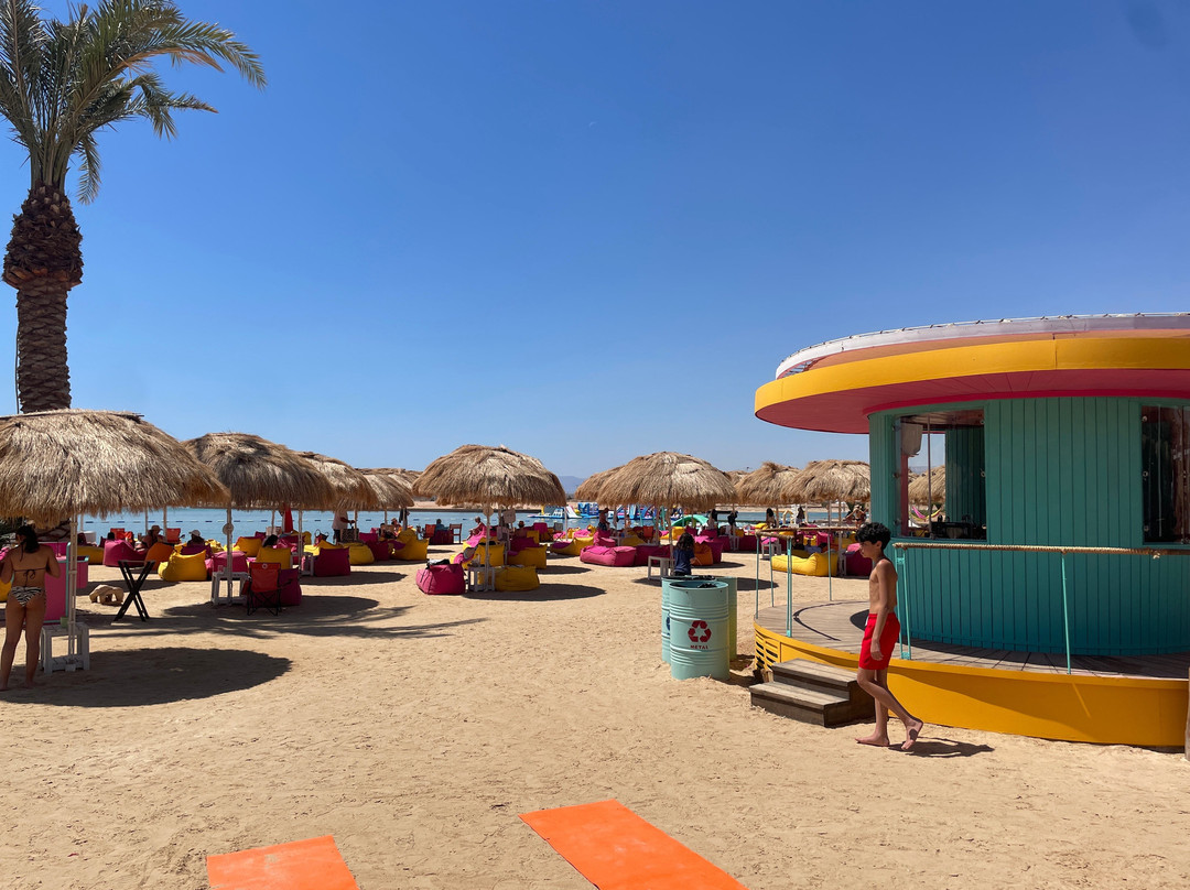 B12 Beach Club-亚喀巴必去景点