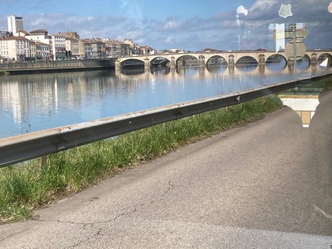 勃艮第酒店-旅行者