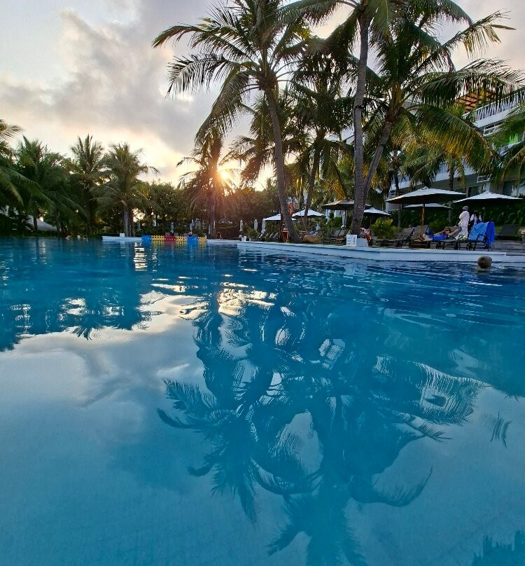 海崖度假酒店主图