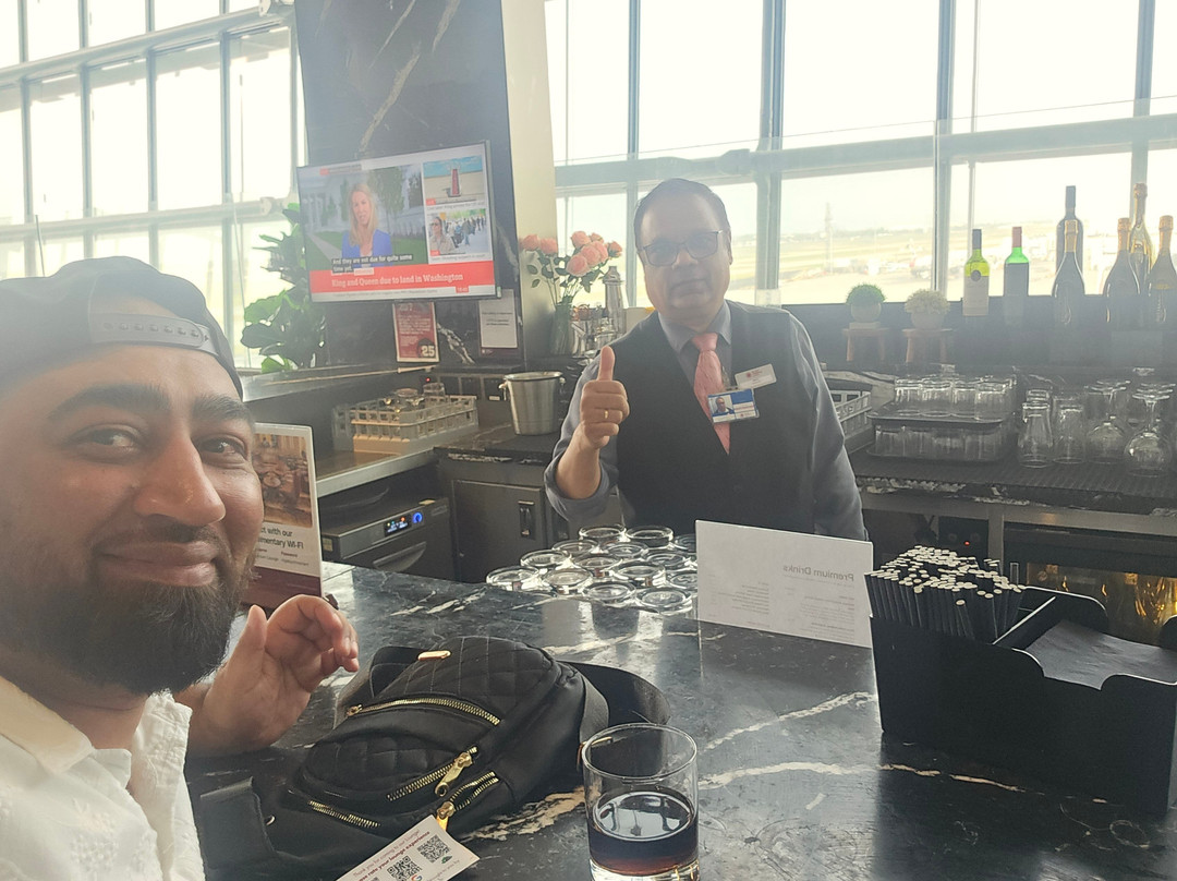 Plaza Premium Lounge Heathrow T5 Departures-伦敦必去景点