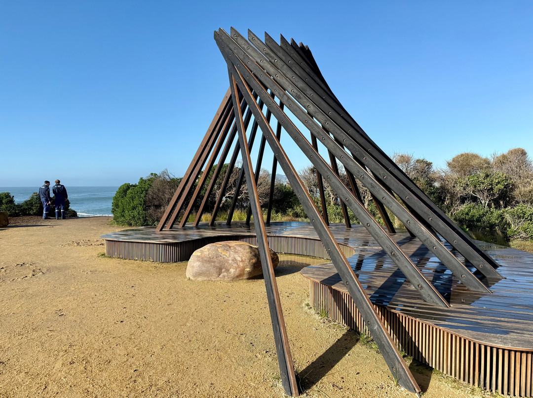 Signal Fire Sculpture-Freshwater必去景点