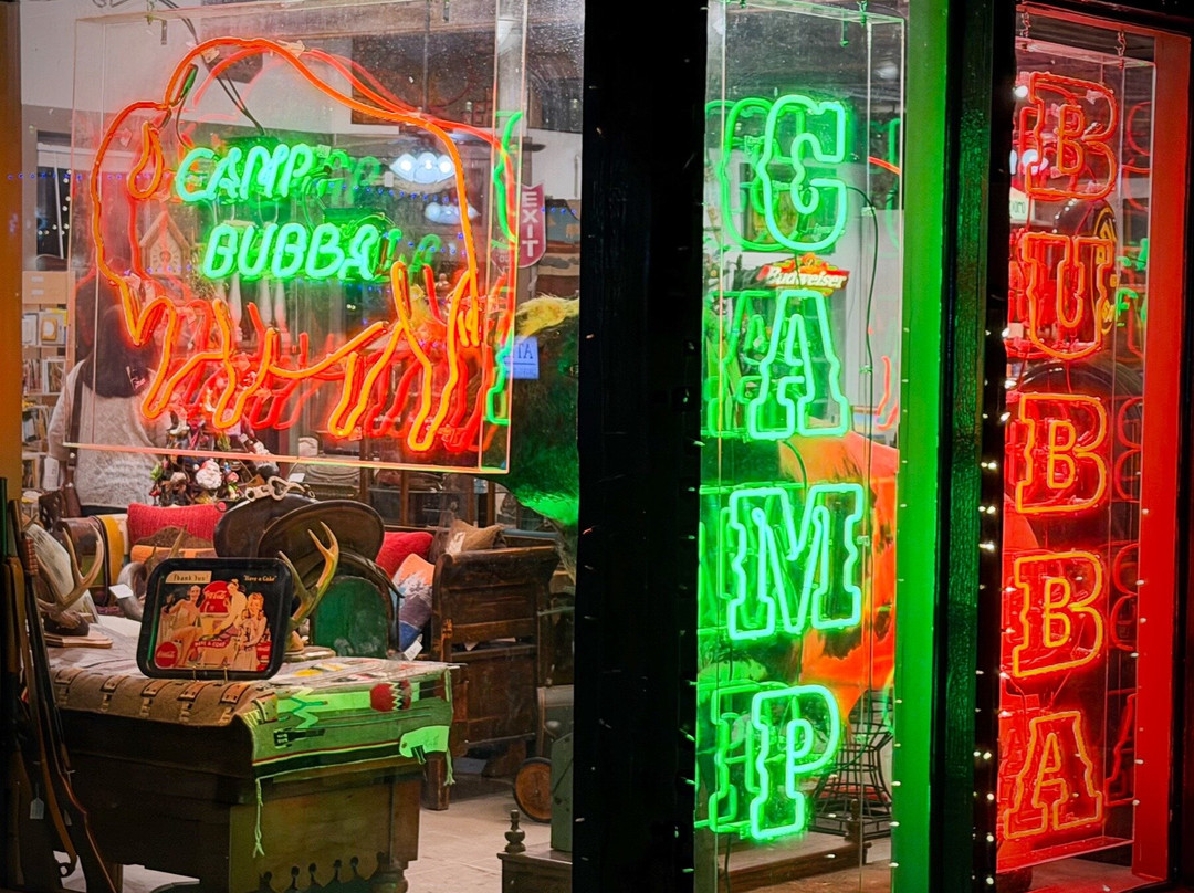 Camp Bubba Antiques-Johnson City必去景点